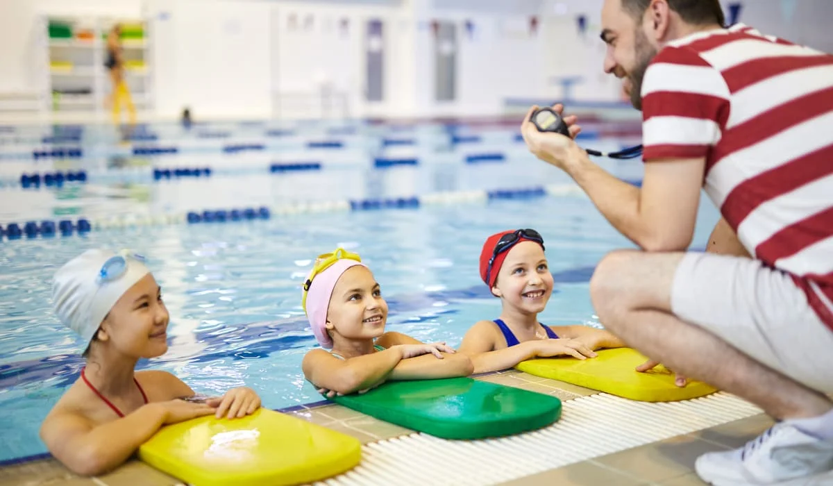 Уроки плавания введут в школах Казахстана