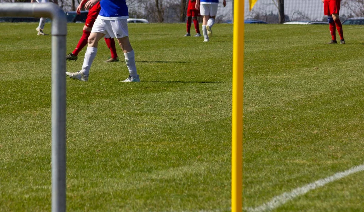 44-летний тренер умер во время матча в Сербии