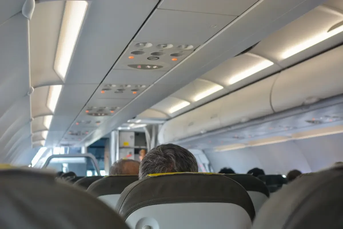 Новый iPhone украли из багажа в аэропорту Алматы: начато расследование (ВИДЕО)