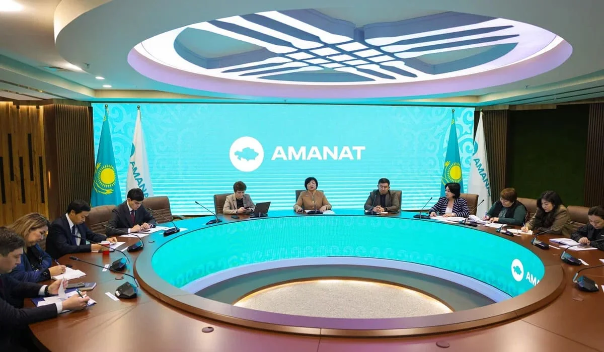 Цифровая грамотность: партия «AMANAT» оказывает всестороннюю поддержку учителям
