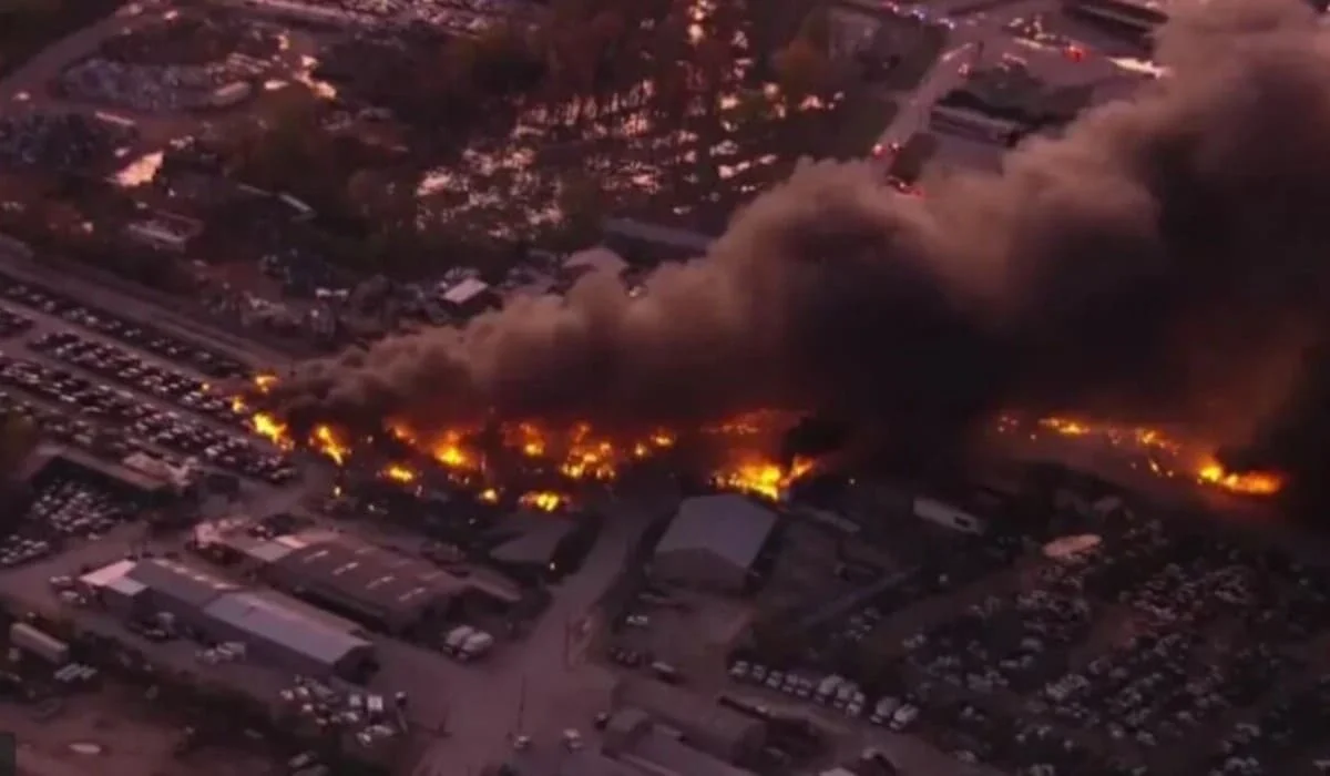 Число жертв крушения грузового самолета в США возросло до 12