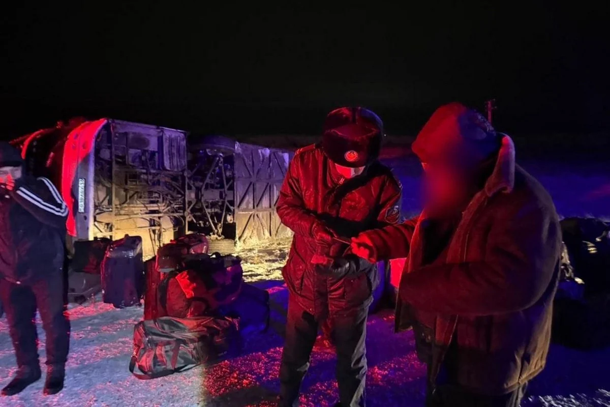 Автобус с пассажирами перевернулся в Павлодарской области: есть погибший и пострадавшие