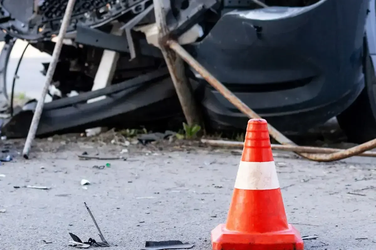 Жуткое ДТП на мосту в Семее: три автомобиля столкнулись за минуты (ВИДЕО)