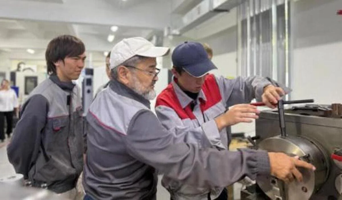 Год рабочих профессий: 31 тысяча школьников получат навыки востребованных профессий