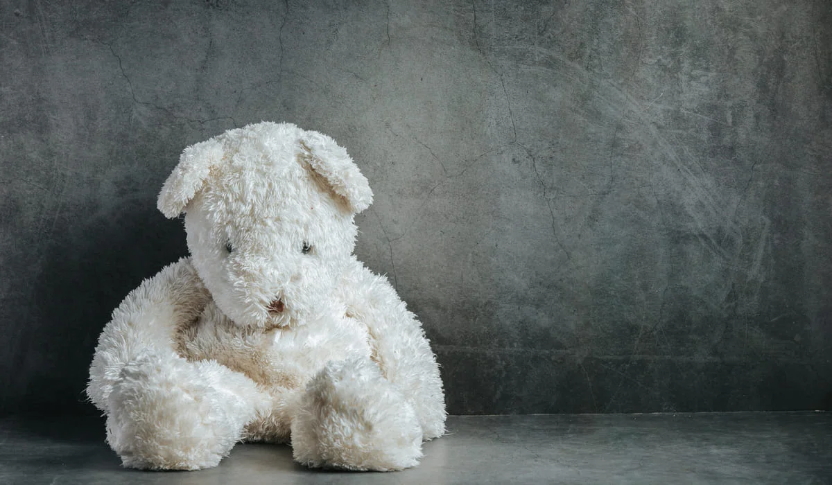 Трагедия в Атырау: двухлетний ребенок выпал с пятого этажа