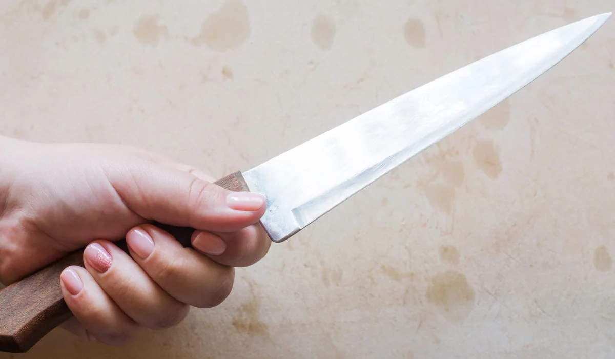 Женщина вонзила нож в сердце знакомого в Экибастузе