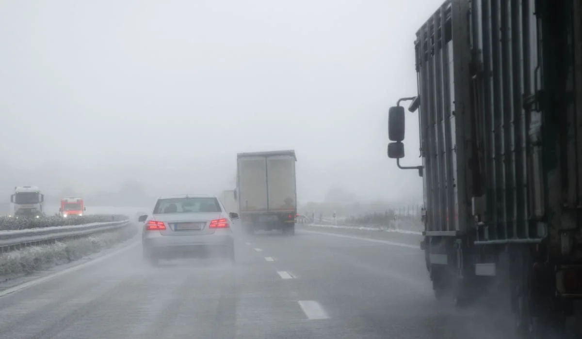 Погода ухудшится на трассах в шести областях Казахстана