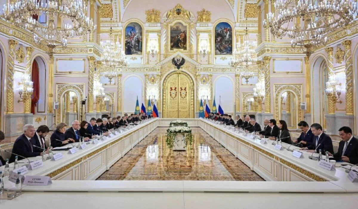 Токаев и Путин провели расширенные переговоры в Кремле