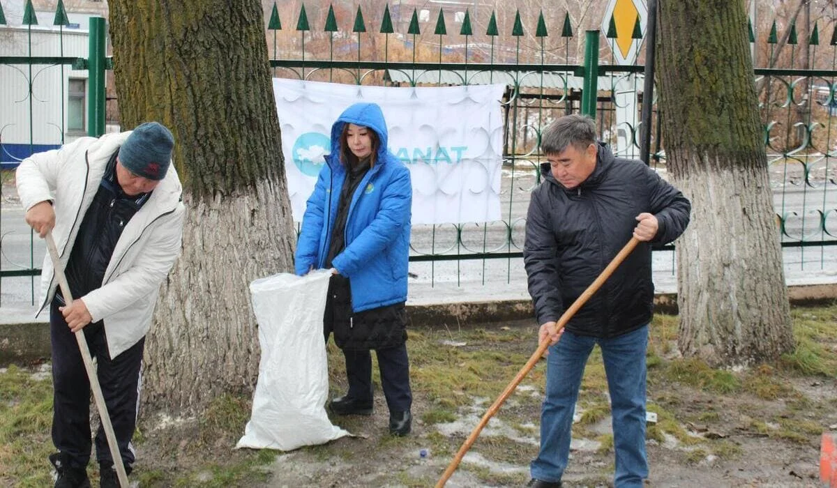 «Таза бейсенбі»: молодежь и жители регионов активно участвуют в экоакции партии «AMANAT»