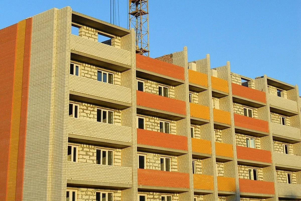 Квартиры в доме, который могут снести, купили 350 дольщиков в Алматы