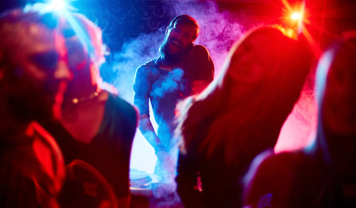 «Веселящий газ» продавали посетителям увеселительного заведения в Астане