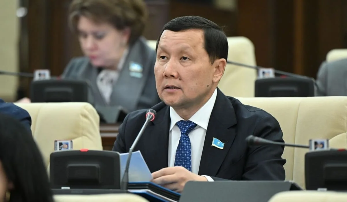 Абзал Куспан: Мажилис надо наделить расширенными полномочиями парламентского контроля
