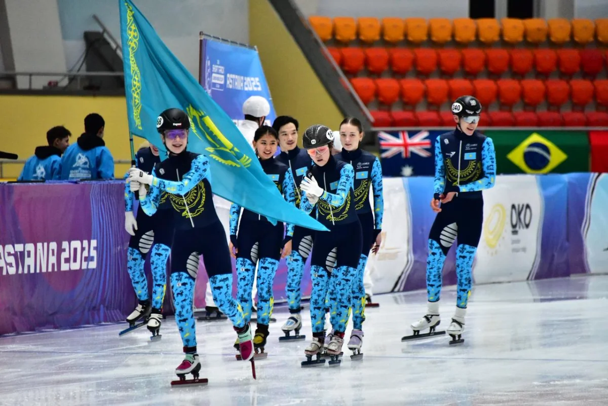 Казахстанские юниоры выиграли золото на Кубке мира по шорт-треку