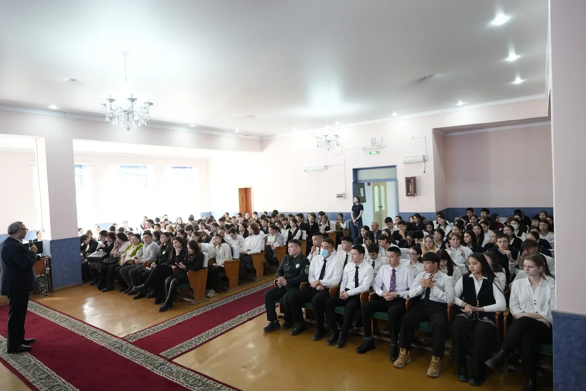 Беречь лес – обязанность каждого поколения: экологическую лекцию для студентов провели в Семее