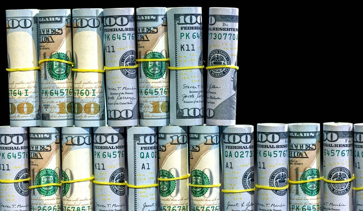 Доллар дешевеет в Казахстане: курс опустился ниже 520 тенге на бирже