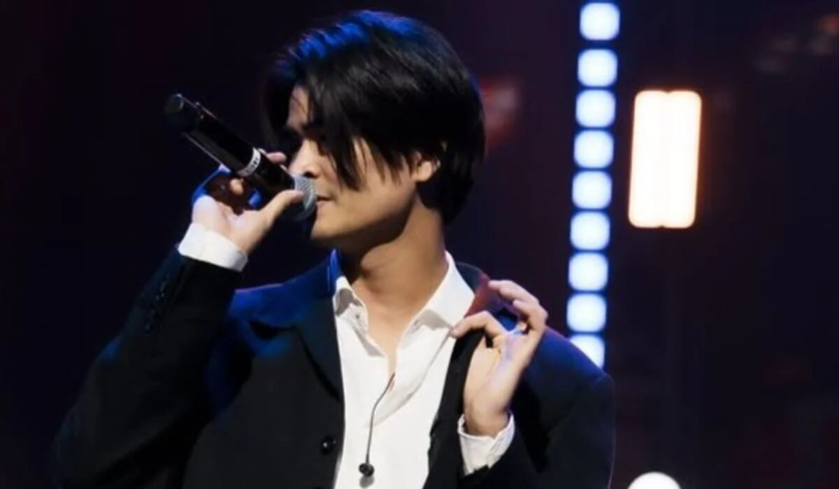 «Да ты красавчик»: сын Розы Рымбаевой очаровал девушек