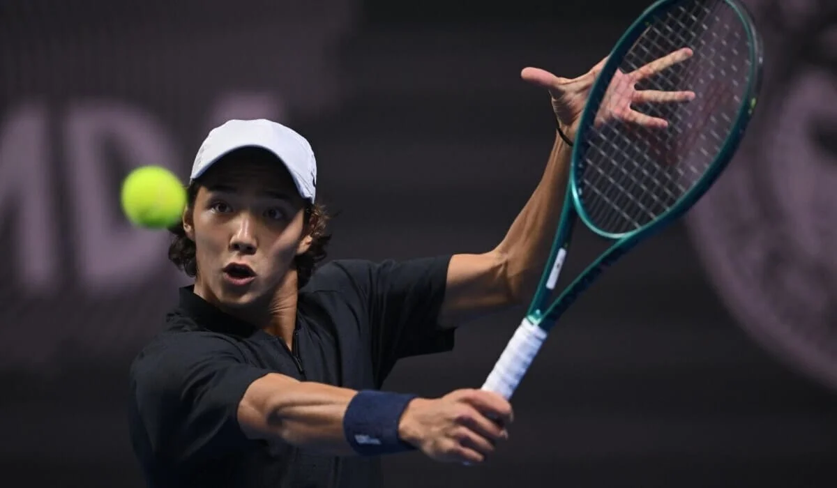 18-летний казахстанский теннисист впервые выиграл турнир на взрослом уровне