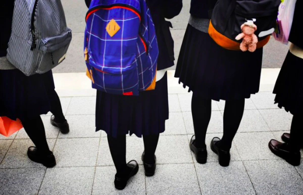 Школьники вдыхают «веселый газ»: в Минпросвещения предупредили казахстанцев