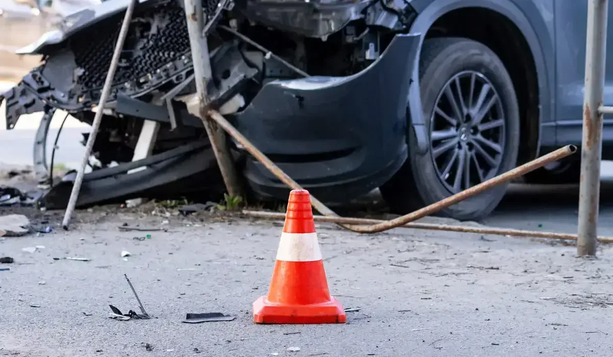 Мальчик попал под автомобиль возле школы в Алматы (ВИДЕО)