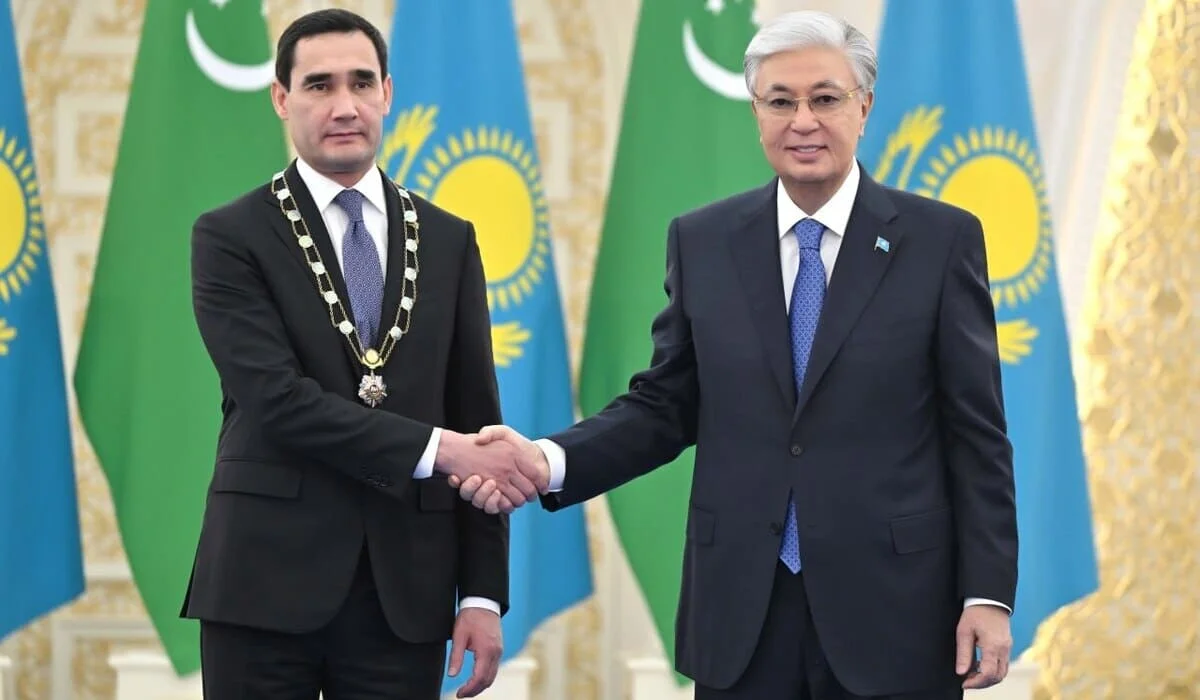 Токаев вручил Бердымухамедову высшую государственную награду Казахстана
