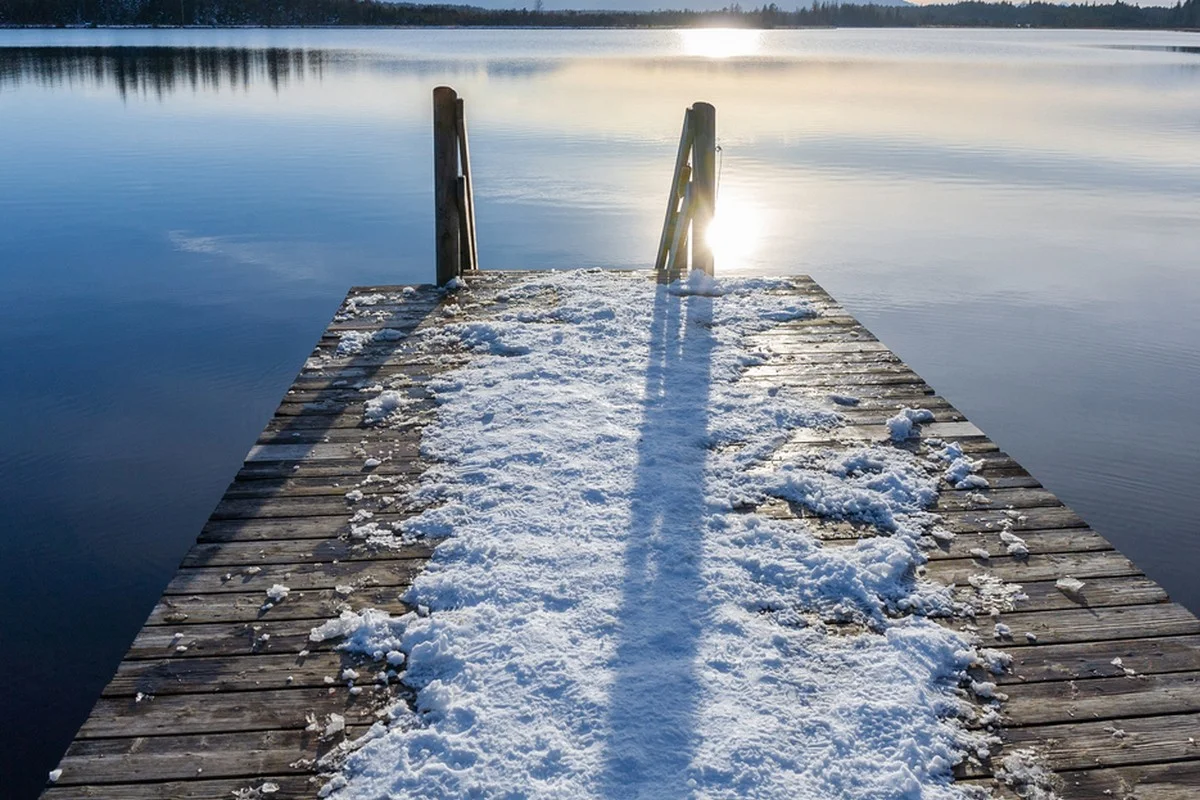 На юге потепление, на севере снег и туман: погода в Казахстане 26 ноября