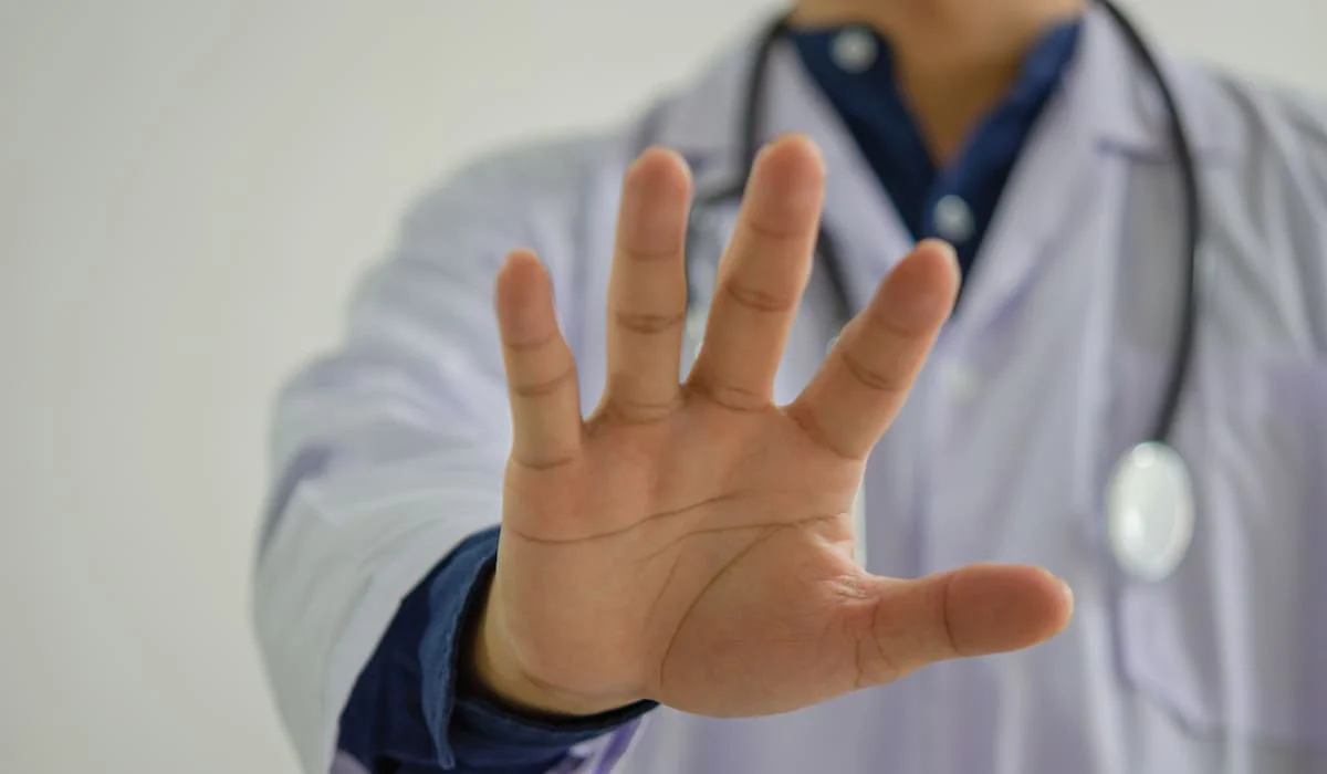 За один удар – до 12 лет тюрьмы: что изменится после принятия закона о защите врачей в Казахстане