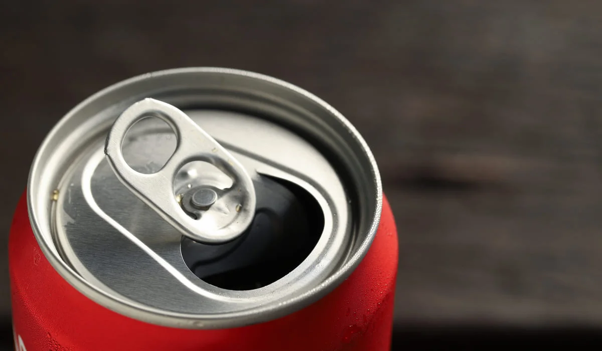 Несмотря на запрет, энергетики до сих пор продаются лицам моложе 21 года – депутаты