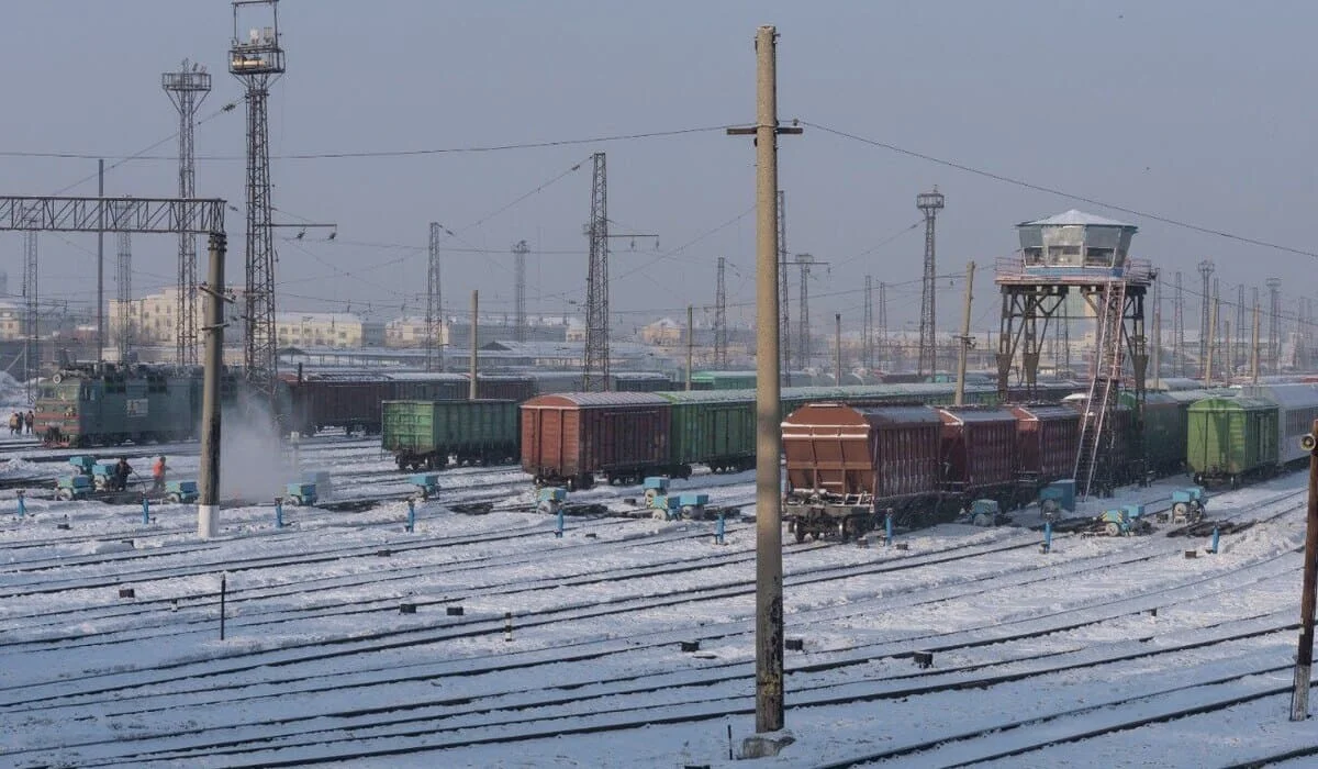 Депутаты потребовали реформировать правила железнодорожных перевозок в Казахстане