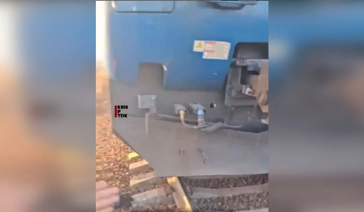 «Не реагировал на сигналы и остановился»: поезд сбил мужчину в области Жетысу (ВИДЕО)