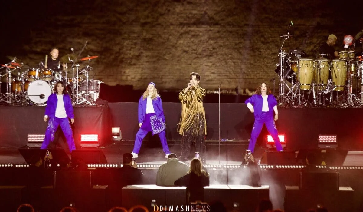 Димаш показал кадры со своего концерта у пирамид Гизы (ВИДЕО)