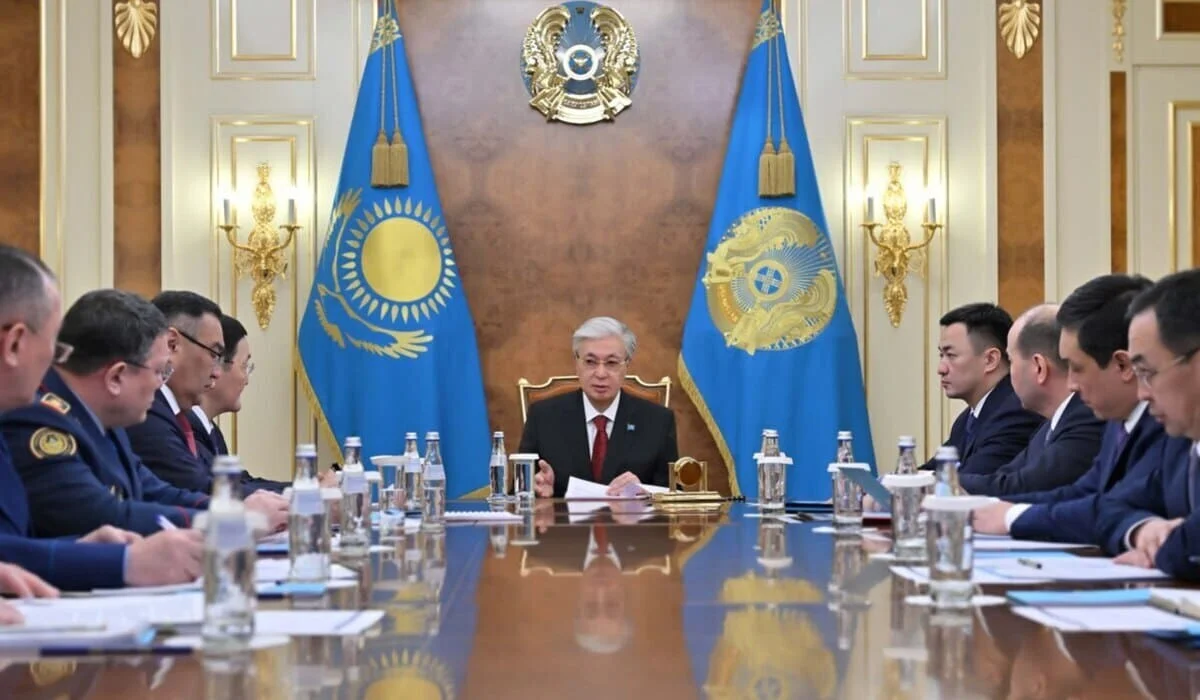 Гибель и травматизм военных: Токаев провел жесткое совещание о дисциплине в армии