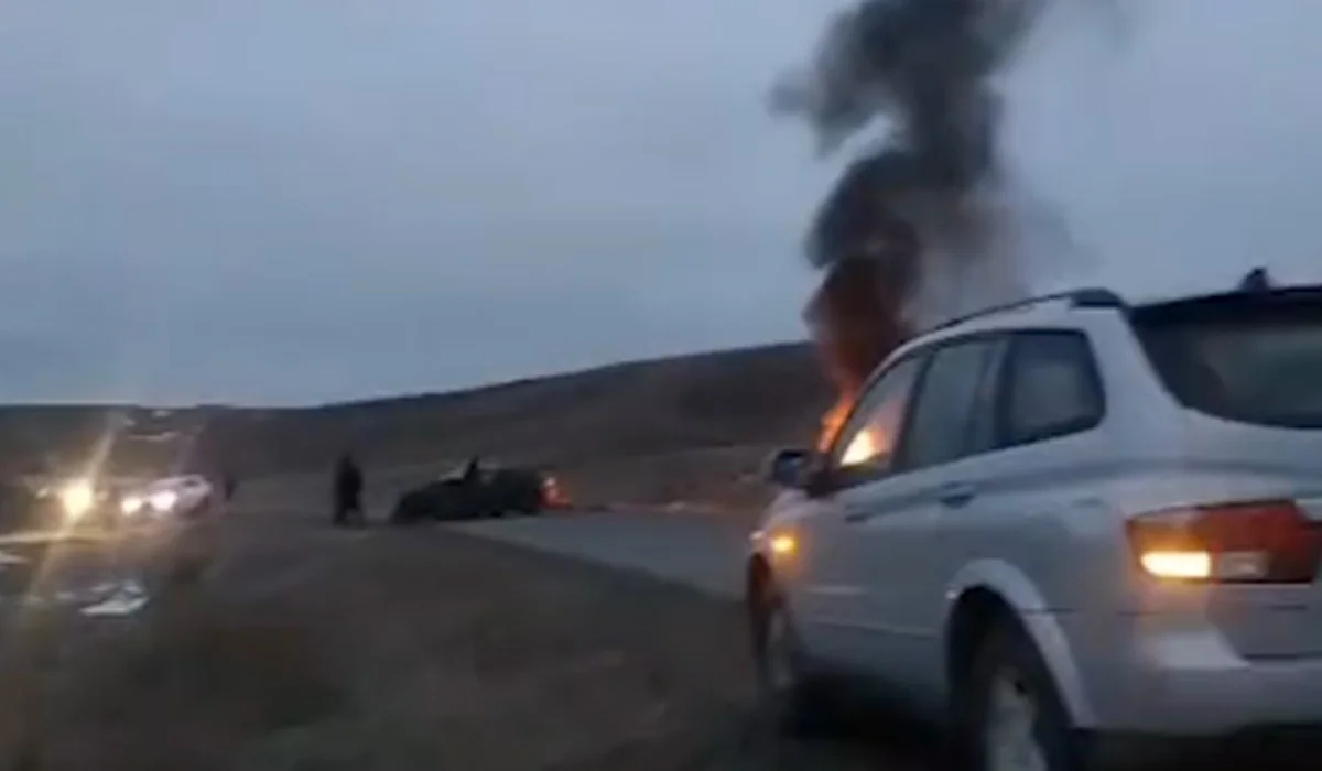 Сгорели миллионы: страшное смертельное ДТП с инкассаторами произошло в Карагандинской области (ВИДЕО)