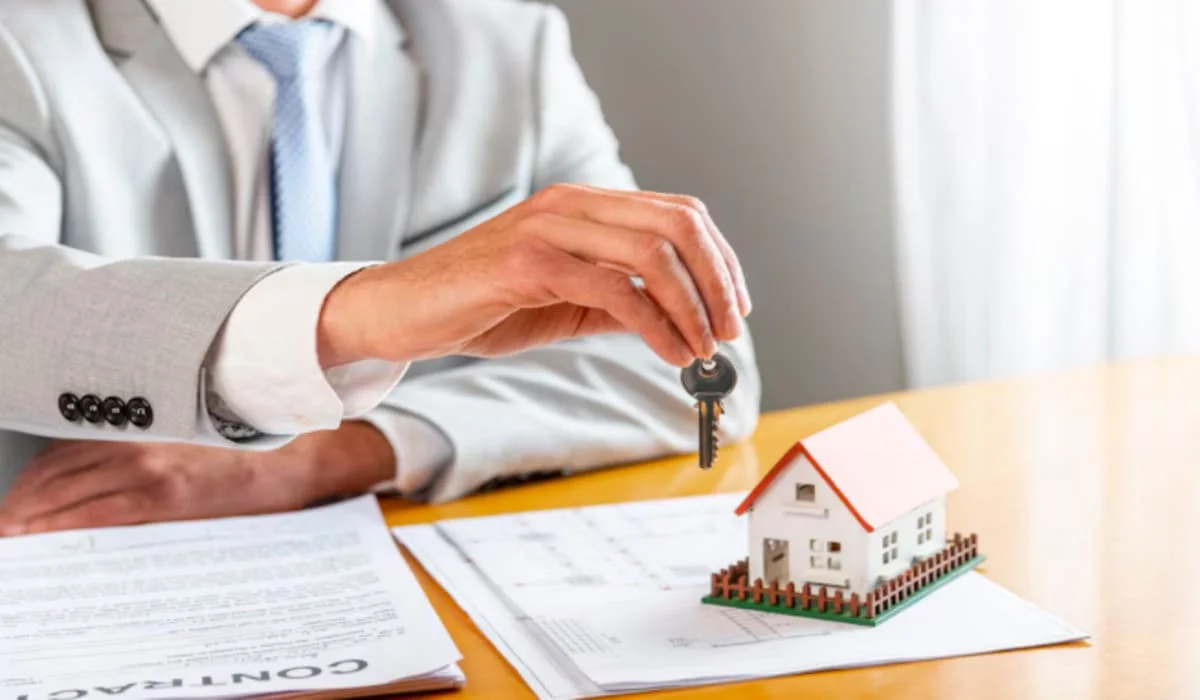 Обещал землю и квартиры: казахстанец получил срок за крупное мошенничество