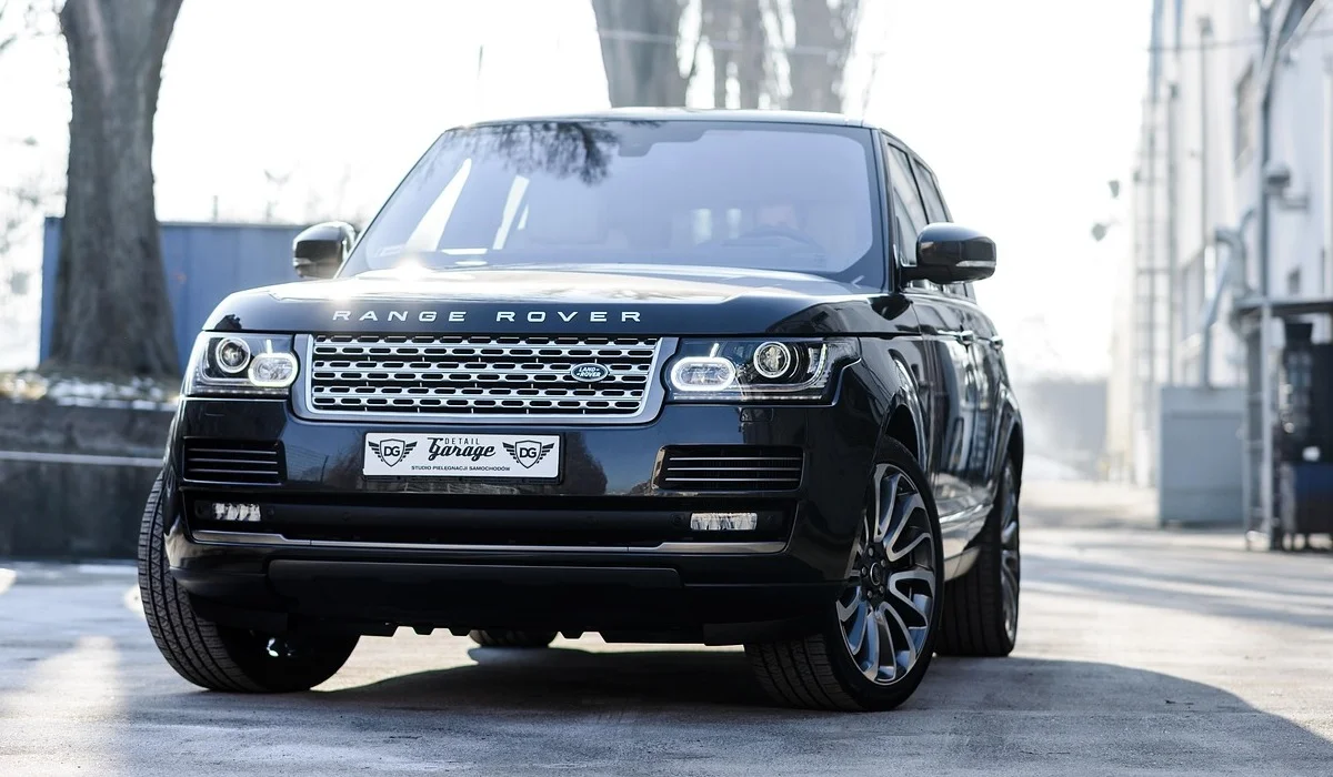 Частный судебный исполнитель в Алматы украл 370 млн тенге и Range Rover