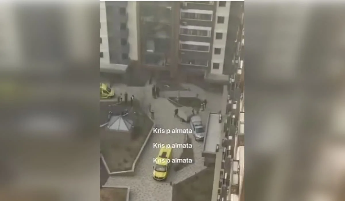 Человек разбился насмерть, упав с 11-го этажа в центре Алматы (ВИДЕО)