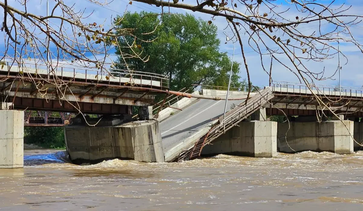 Высокопоставленного чиновника уволили после обрушения моста в Усть-Каменогорске