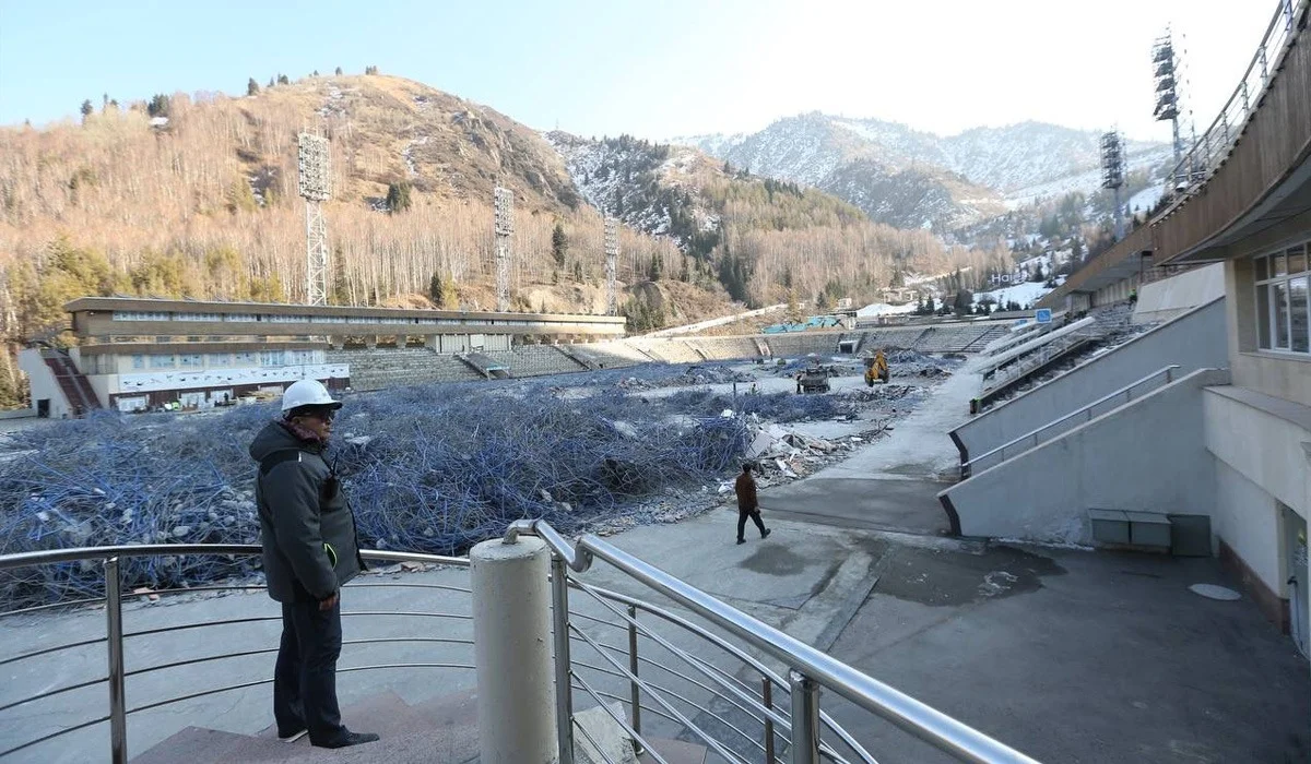 Аким Алматы ознакомился с ходом реконструкции высокогорного спортивного комплекса «Медеу»