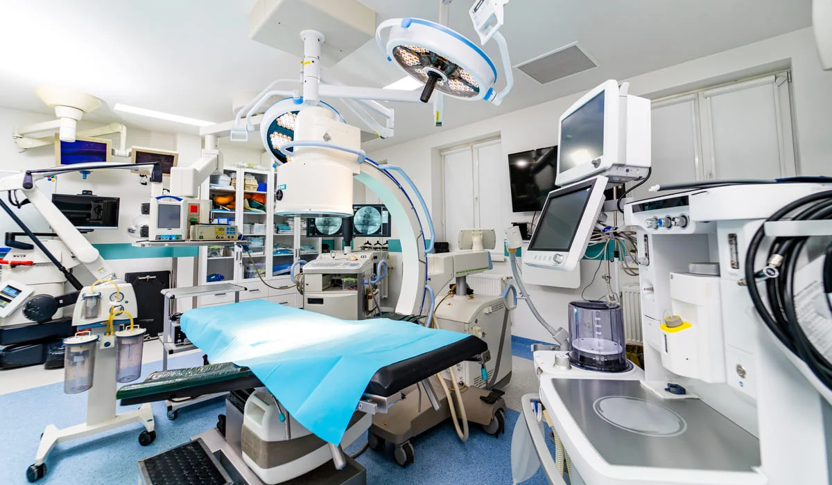 Главврач и его знакомая похитили 115 млн тенге на закупах медоборудования в Туркестанской области