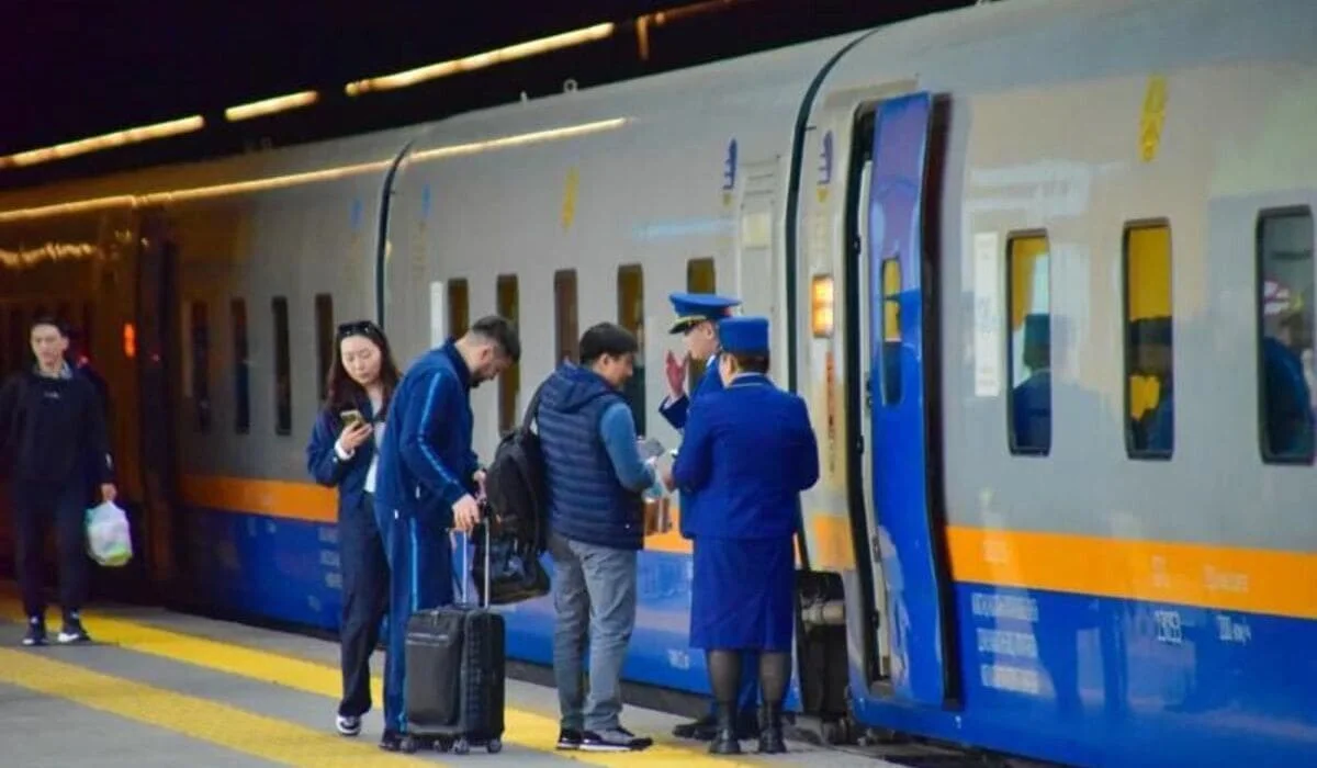 Дополнительные 30 тысяч ж/д билетов смогут приобрести казахстанцы перед Новым годом