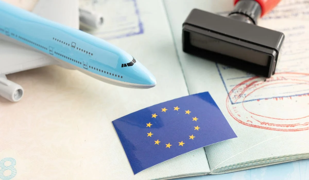 «Хотим сократить перечень документов»: МИД об упрощении получения казахстанцами европейских виз