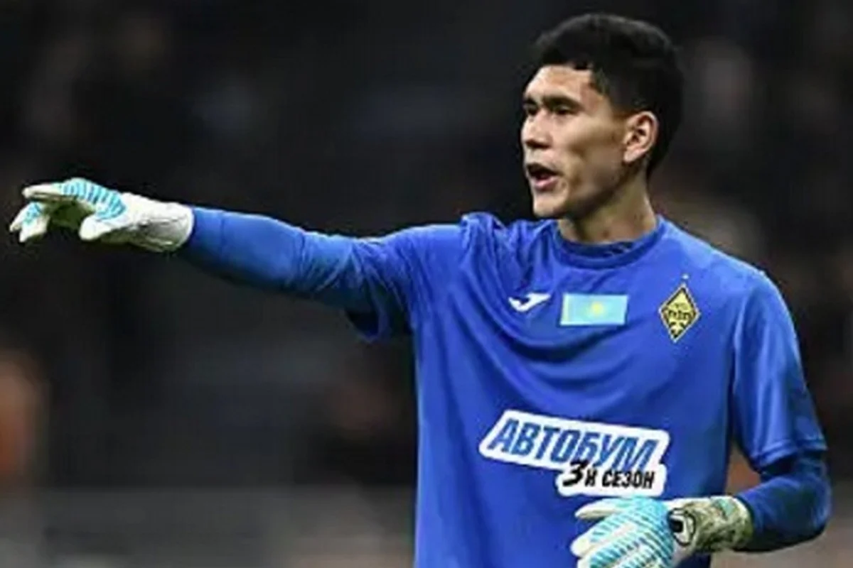 УЕФА назвала Анарбекова лучшим игроком матча «Кайрат» ‒ «Олимпиакос» в Лиге чемпионов