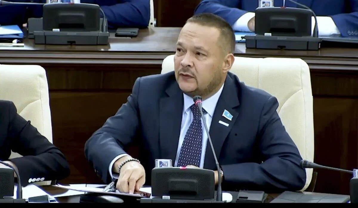 Госсредства уходят не в производство, а посредникам – мажилисмен