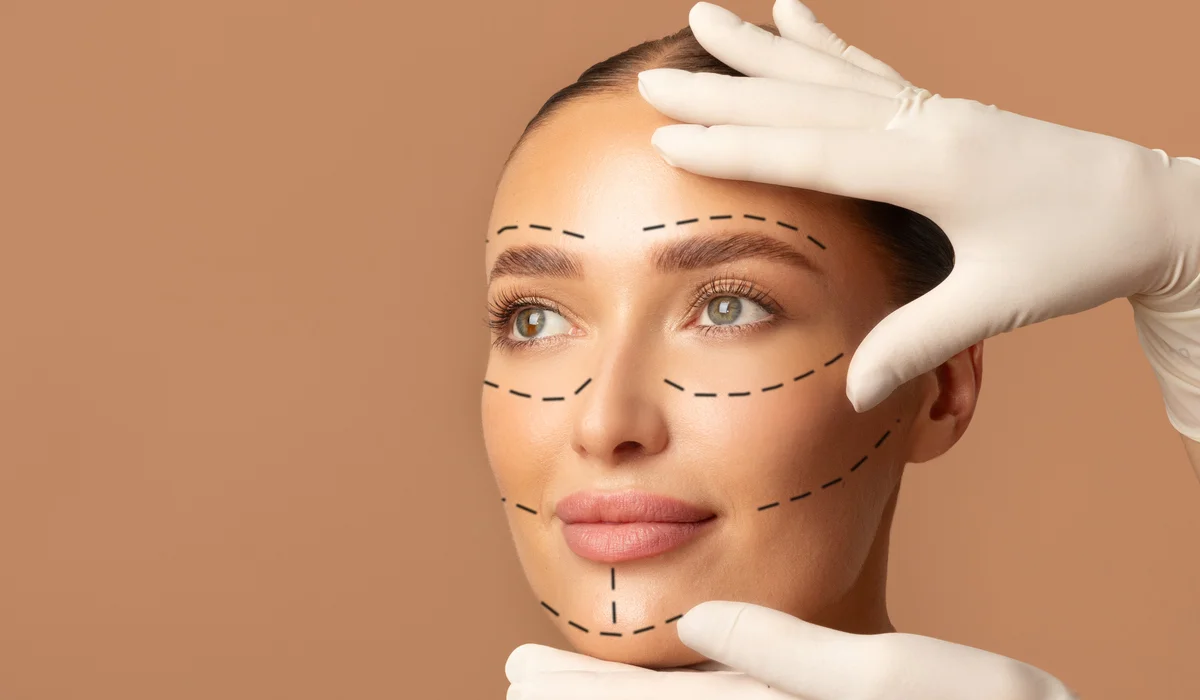 В Казахстане приостановили использование пенсионных накоплений для пластических операций