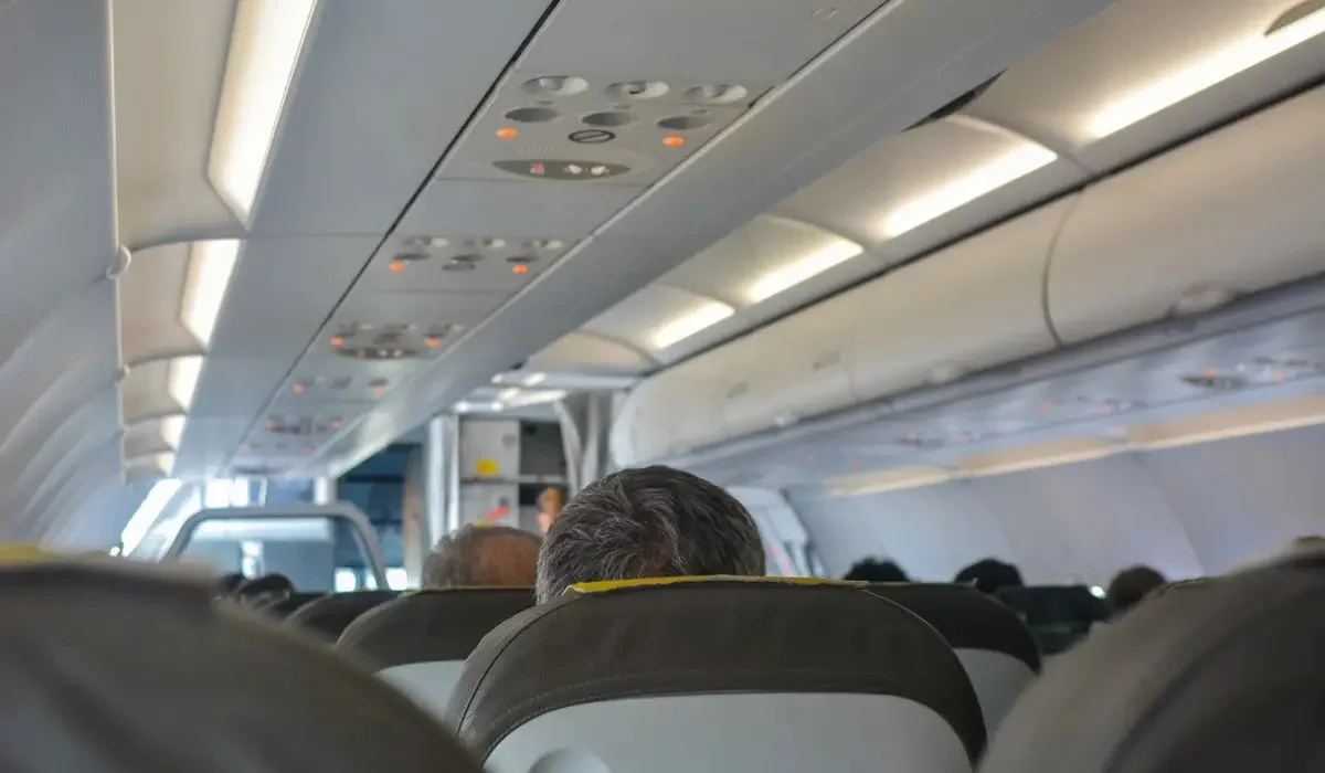 Трагедия в небе: пассажирка умерла во время полета из Гуанчжоу в Алматы