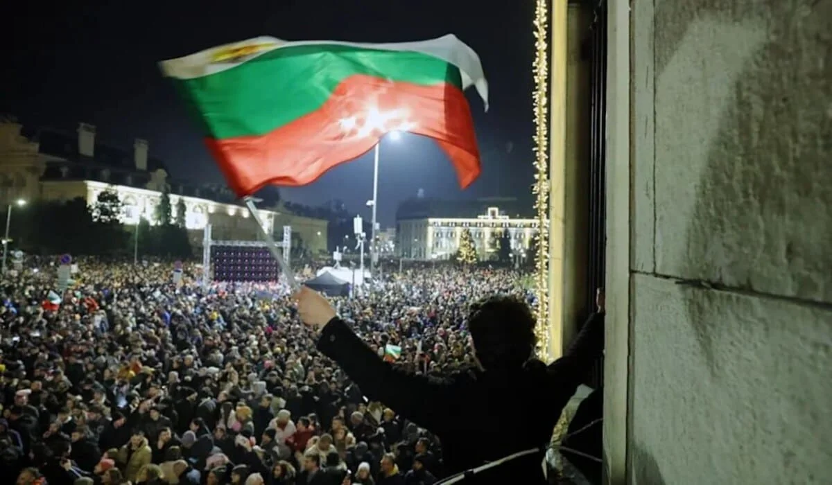 Правительство Болгарии ушло в отставку в результате массовых протестов