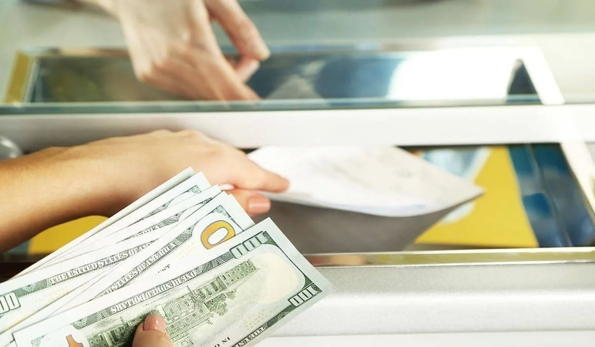 Доллар в Казахстане резко подешевел после серии роста