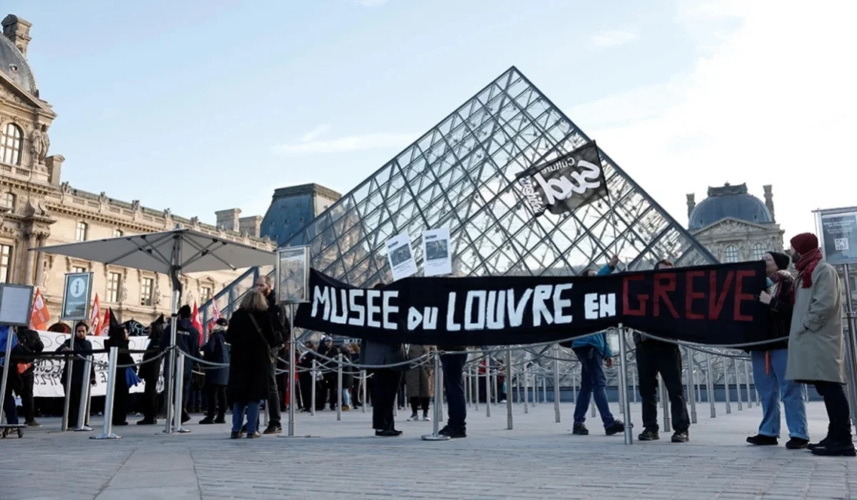 Забастовка работников парализовала работу Лувра