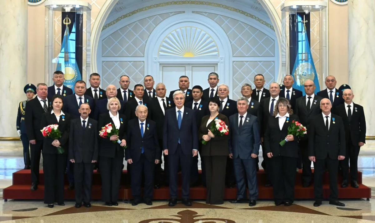 Президент вручил госнаграды за заслуги в энергетике