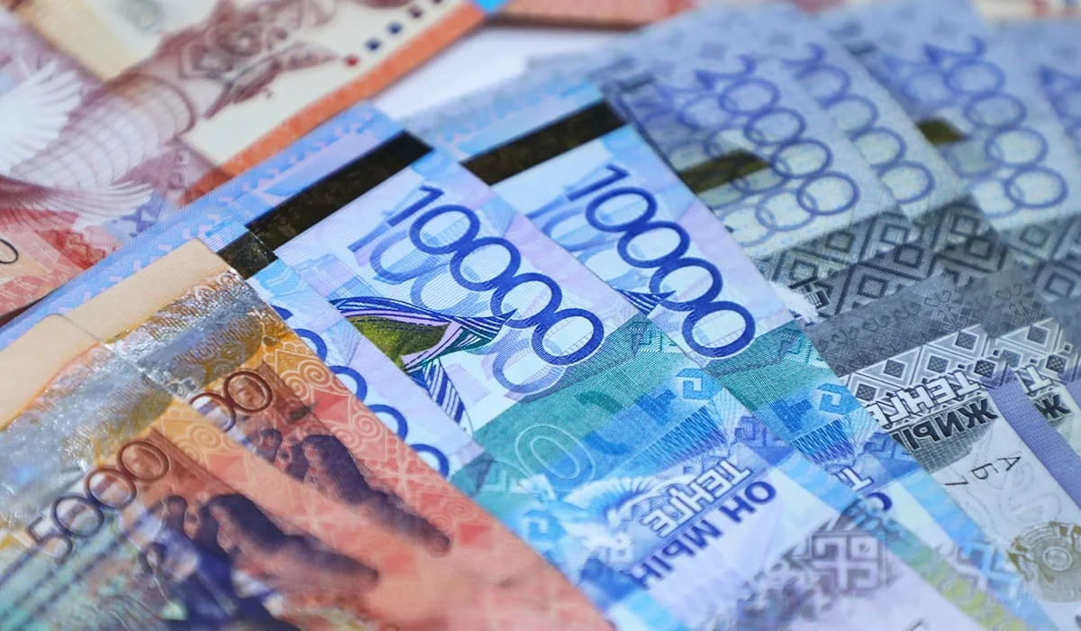 В Казахстане могут отменить обязательное декларирование доходов: разъяснения Минфина