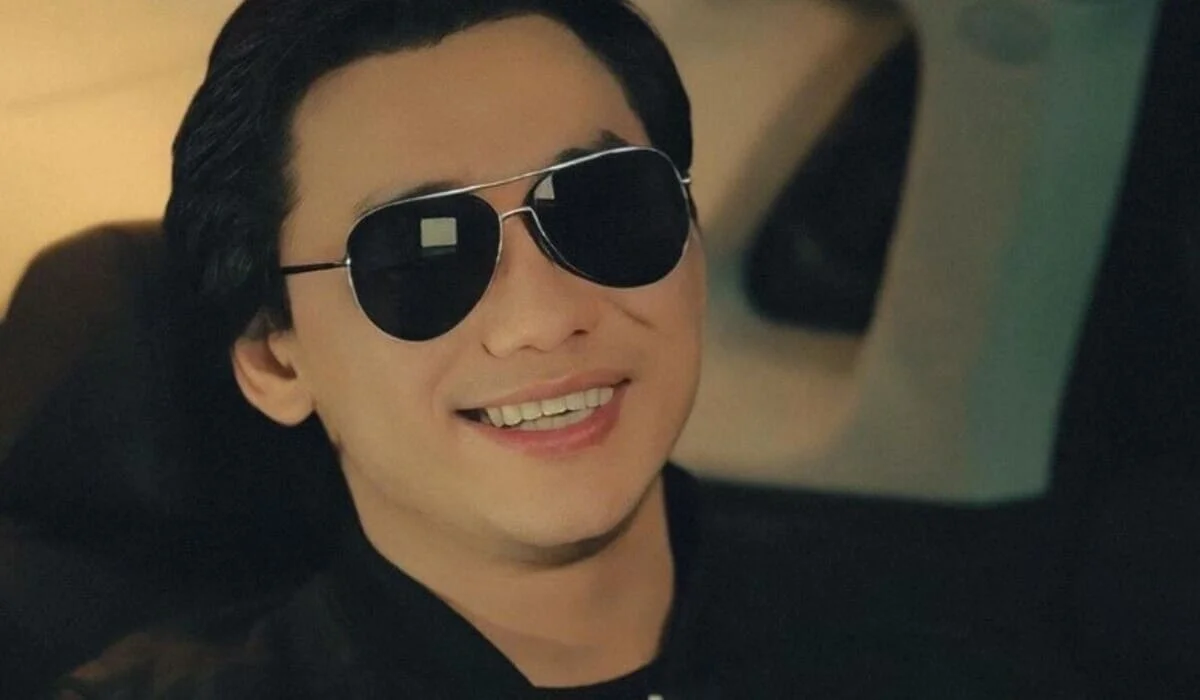 70-летняя поклонница Кайрата Нуртаса расплакалась, не сумев пригласить артиста на свой юбилей (ВИДЕО)